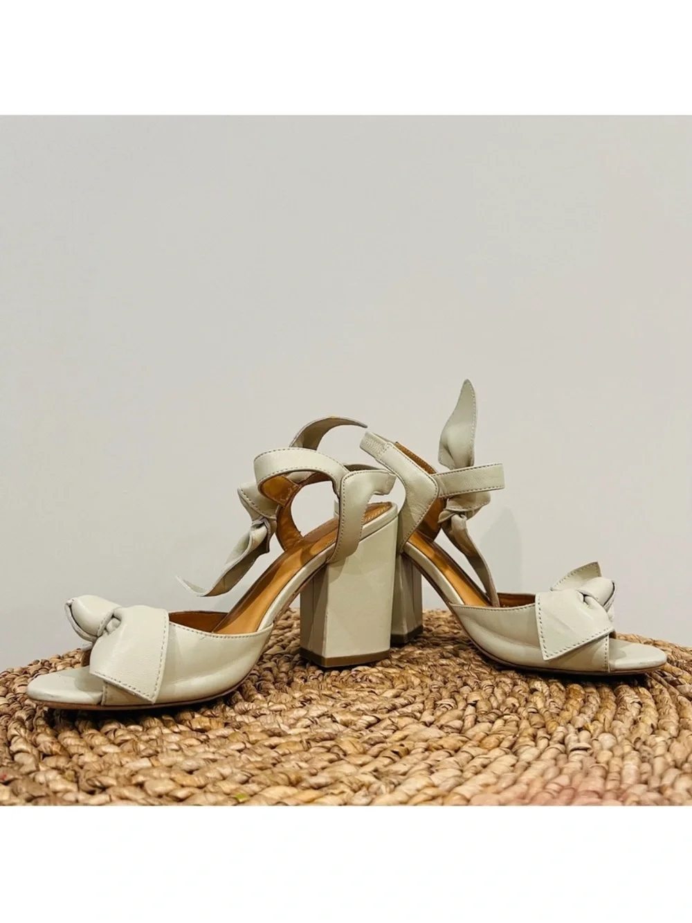 BILL BLASS Carmen Leather Bow Block Heel Sandal